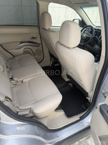 Mitsubishi Outlander-11