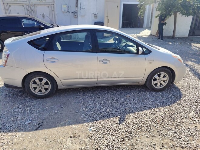 Toyota Prius-5