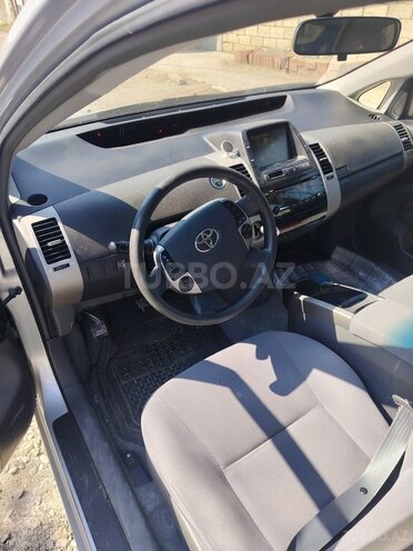 Toyota Prius-4