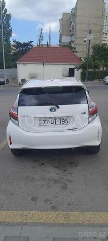 Toyota Aqua-2