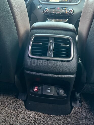 Kia Sorento-13