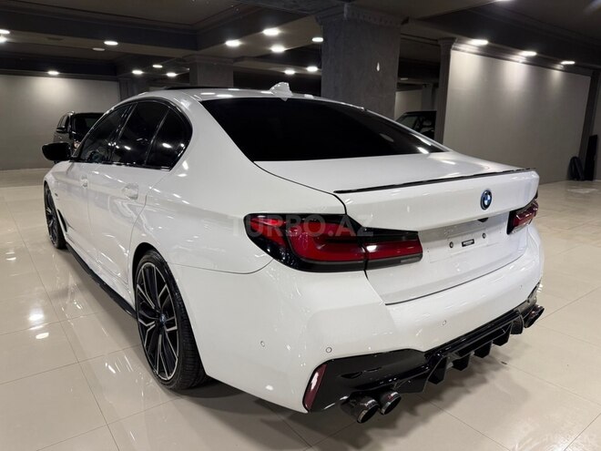 BMW 530e-7