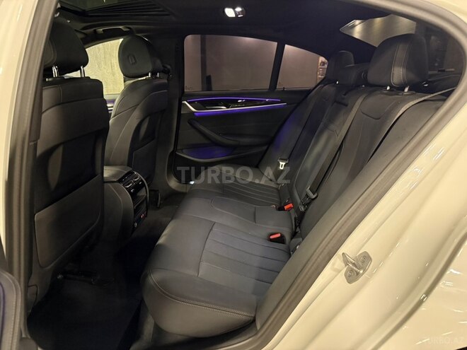 BMW 530e-10