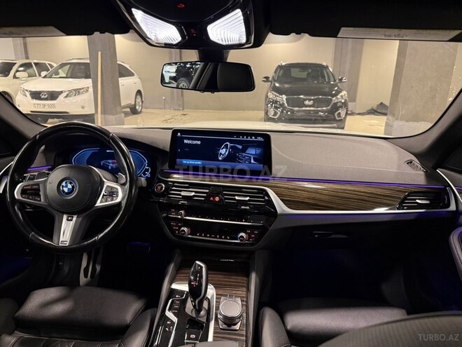 BMW 530e-16