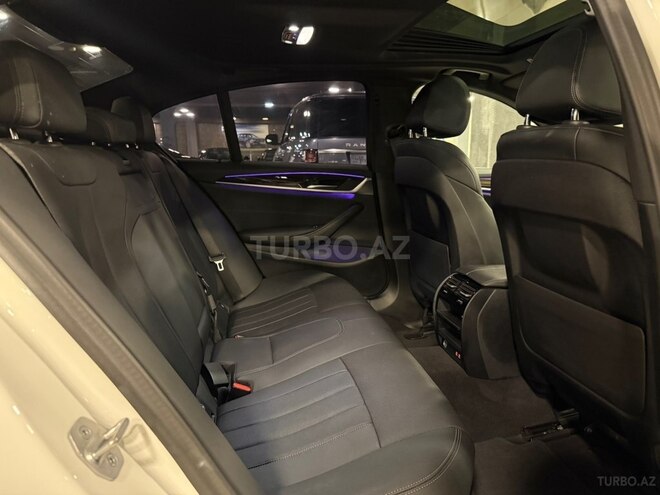 BMW 530e-14