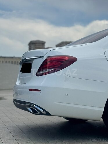 Mercedes E 220 d-5