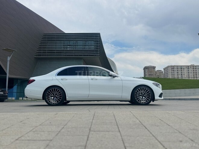 Mercedes E 220 d-7