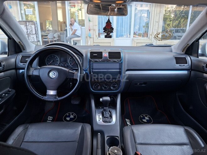 Volkswagen Jetta-13