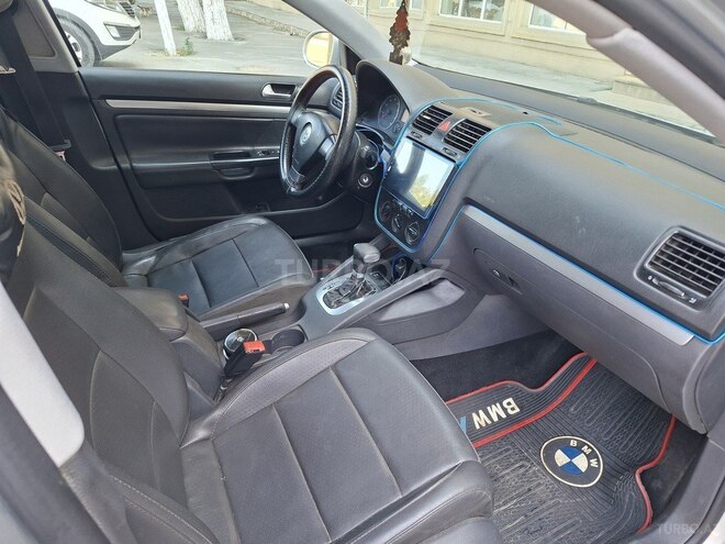 Volkswagen Jetta-15