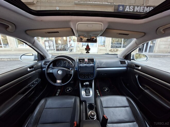 Volkswagen Jetta-12