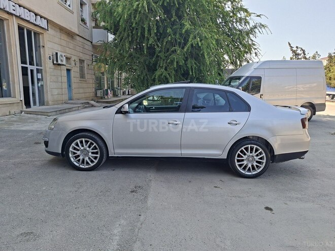 Volkswagen Jetta-8