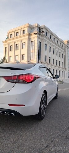 Hyundai Elantra-4