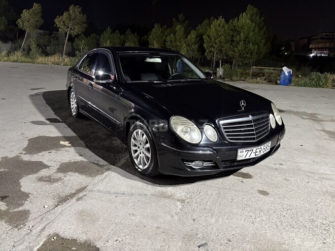 Mercedes E 220-1