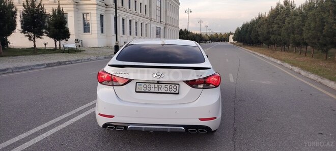 Hyundai Elantra-6