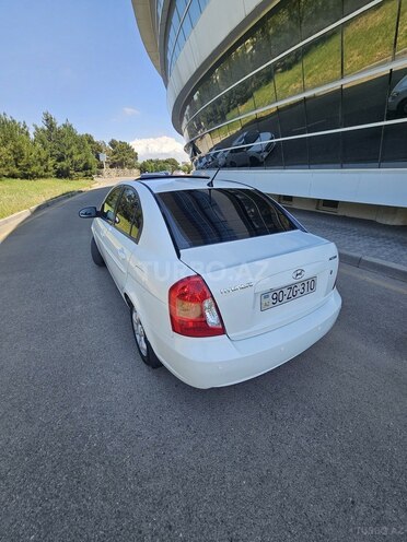 Hyundai Accent-10