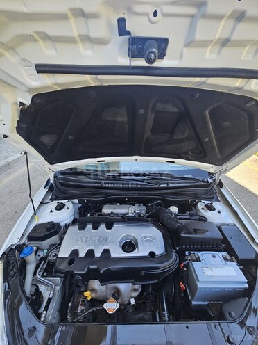 Hyundai Accent-15