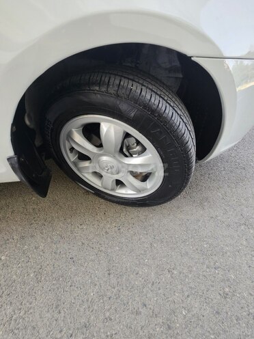 Hyundai Accent-14