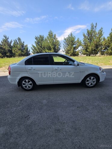 Hyundai Accent-5