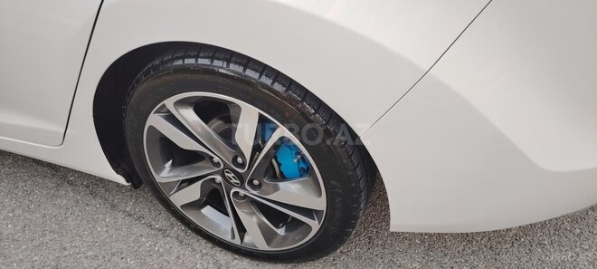 Hyundai Elantra-9