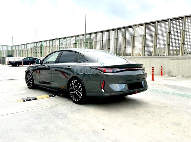 Changan Qiyuan A05-5