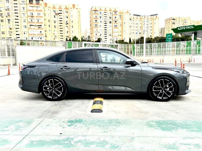 Changan Qiyuan A05-6