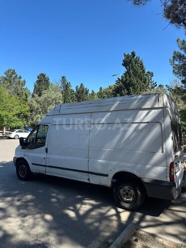 Ford Transit-5