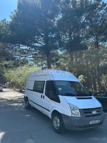 Ford Transit-3