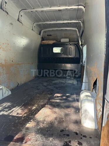 Ford Transit-8