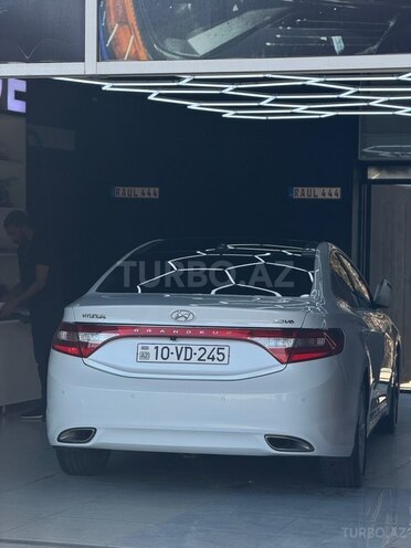 Hyundai Grandeur-11