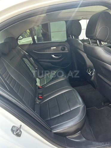 Mercedes E 300-7