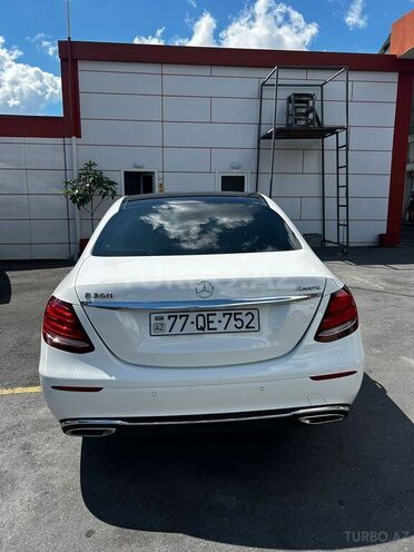 Mercedes E 300-2
