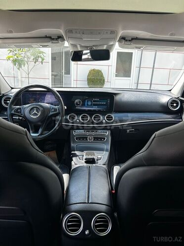 Mercedes E 300-16