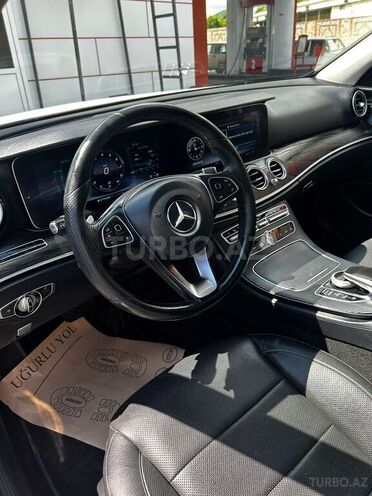Mercedes E 300-12