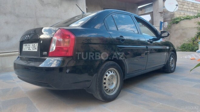 Hyundai Accent-7