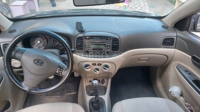 Hyundai Accent-3