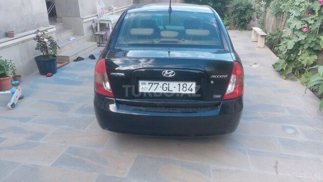 Hyundai Accent-2