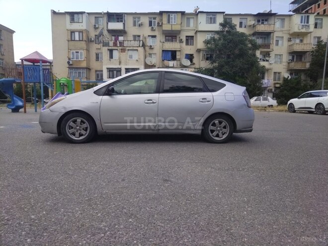 Toyota Prius-4