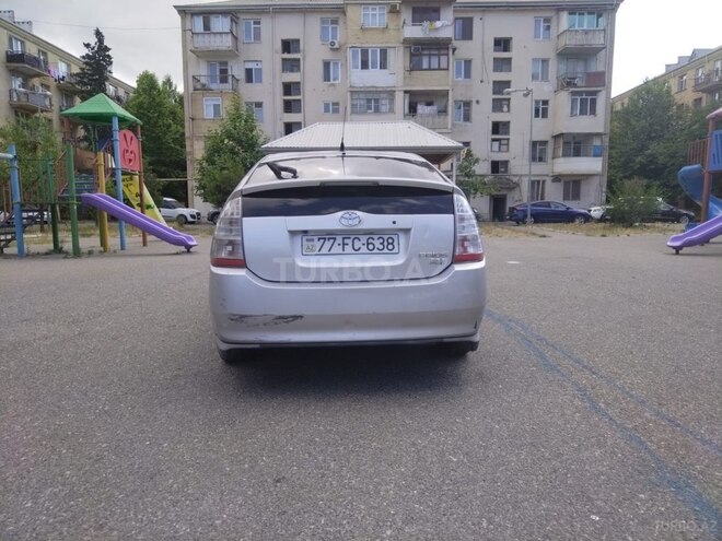 Toyota Prius-3