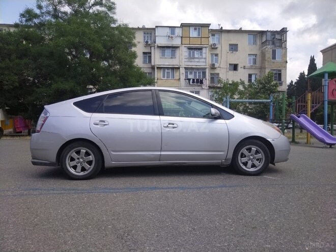Toyota Prius-2