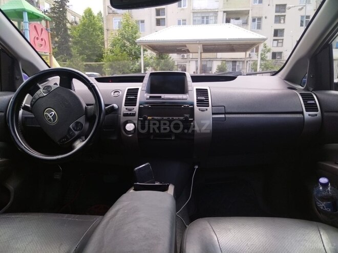 Toyota Prius-7