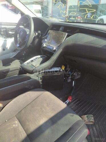 Honda Insight-3