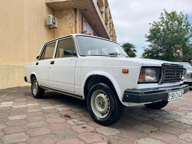 LADA (VAZ) 2107-2