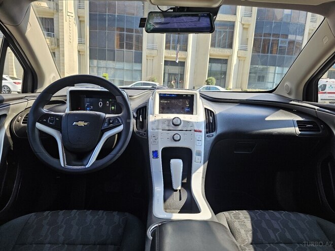 Chevrolet Volt-8