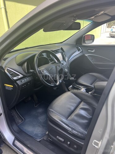 Hyundai Santa Fe-15