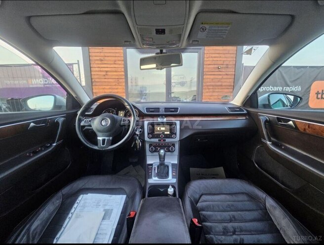 Volkswagen Passat-2