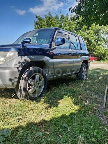 Mitsubishi Pajero io-3