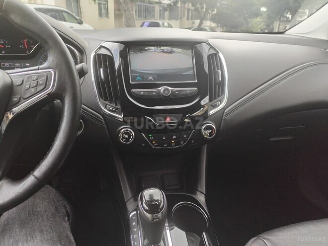 Chevrolet Cruze-16
