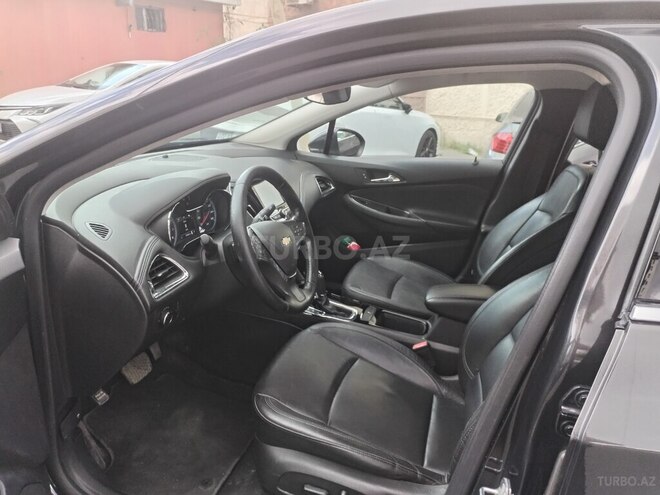 Chevrolet Cruze-17