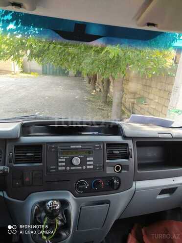 Ford Transit-3