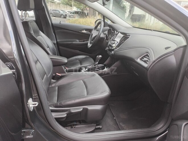 Chevrolet Cruze-21